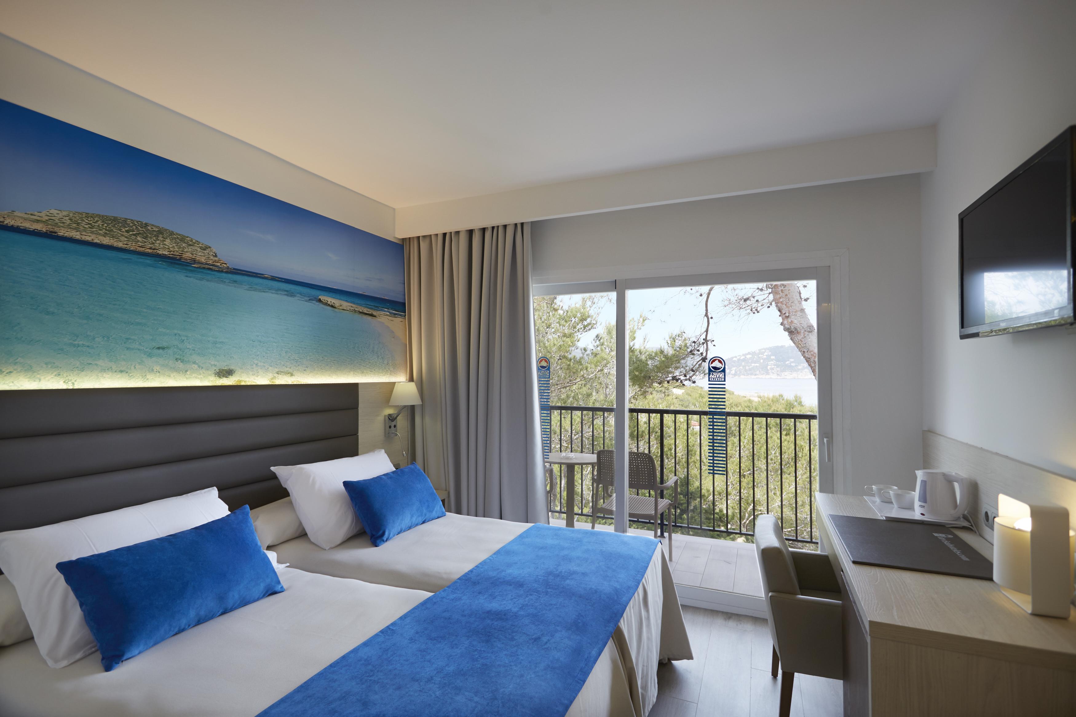 Invisa Hotel Club Cala Blanca Playa DPlaya Des Figueral Εξωτερικό φωτογραφία