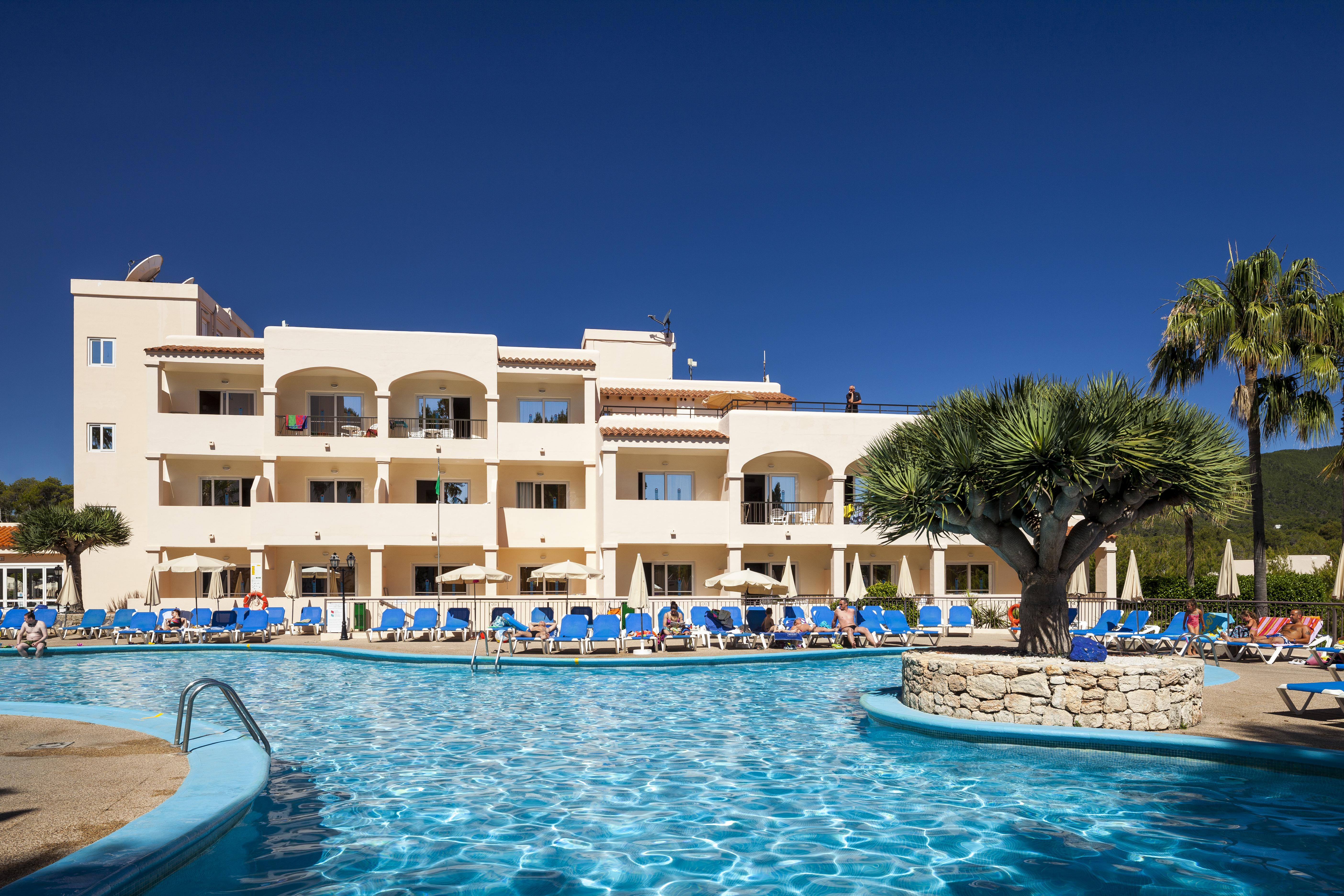 Invisa Hotel Club Cala Blanca Playa DPlaya Des Figueral Εξωτερικό φωτογραφία