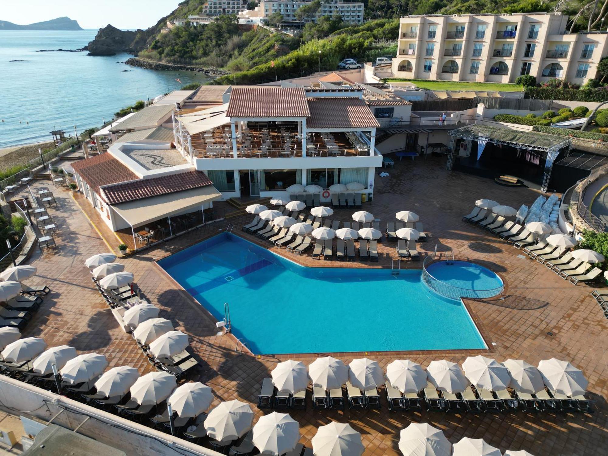 Invisa Hotel Club Cala Blanca Playa DPlaya Des Figueral Εξωτερικό φωτογραφία