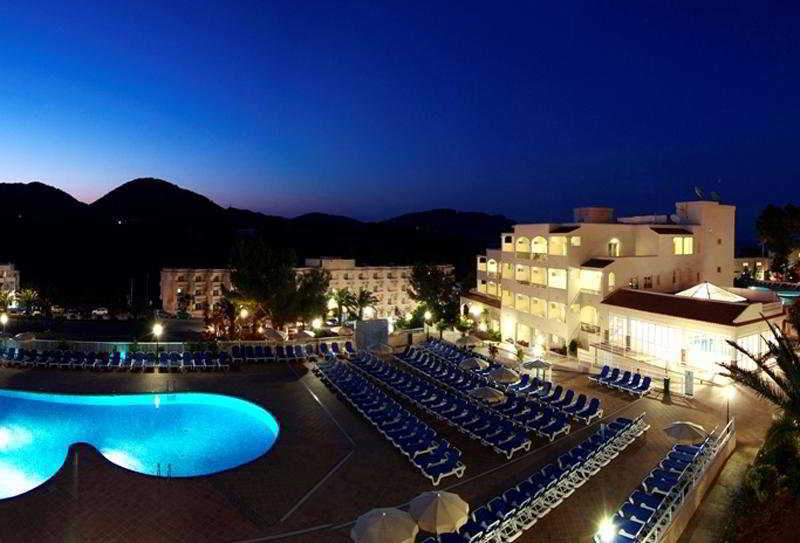 Invisa Hotel Club Cala Blanca Playa DPlaya Des Figueral Ανέσεις φωτογραφία